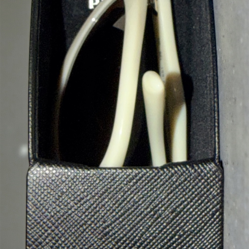 Prada AUTHENTIC Sunglasses made in Italy CE SPR 05N 125 - Picture 12 of 14